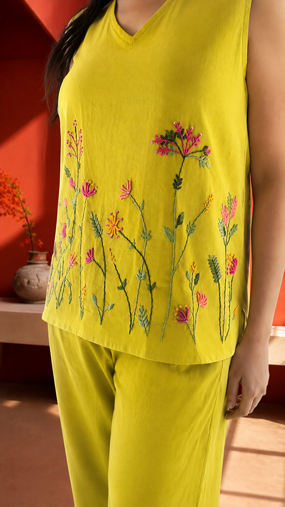 Floral Embroidered Top & Trousers 2-Piece Set - Image 4